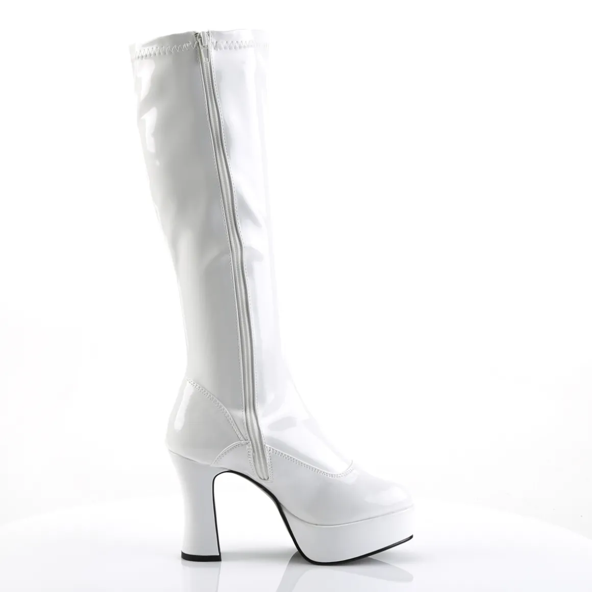 bottes_plateforme_blanche_2-1.webp Bottes plateforme blanches verni années 70 - hippie disco botte haute à talon carré 13 cm